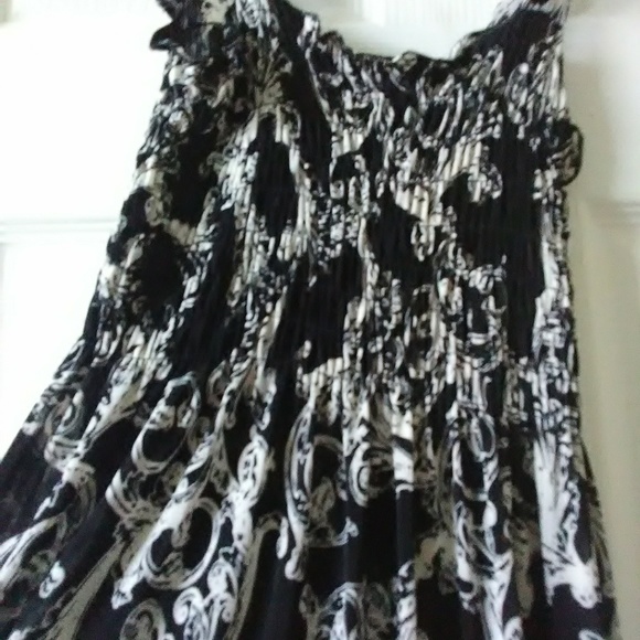 Dress - Picture 2 of 2